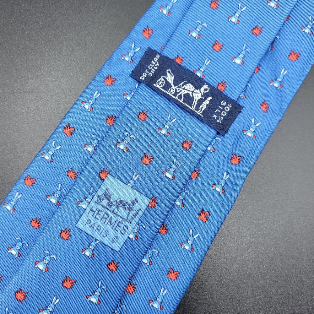 Hermes Paris Made In France Blue Rabbit Animal Pattern Silk Tie 5243 SA